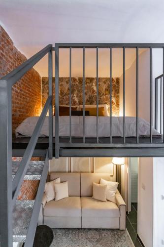 Youhosty - Design Isola Studio