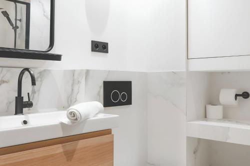 TheBlueStay 345 - Stunning Apartment in Paris 8