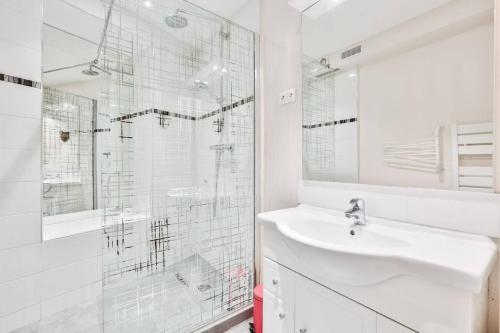 Charming 2 Bedroom Apartment in the Heart of Paris