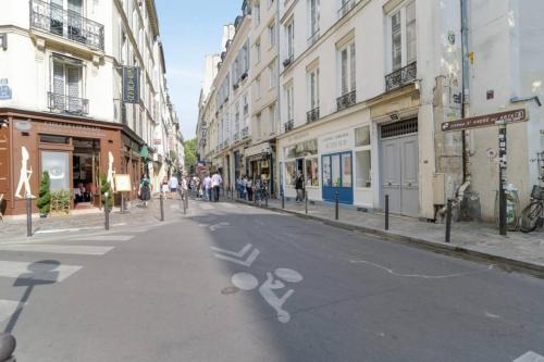 Charming 2 Bedroom Apartment in the Heart of Paris