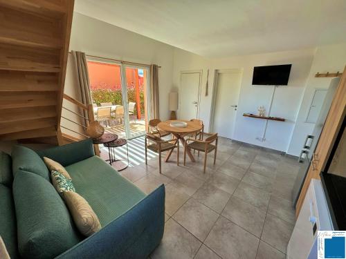 Mini villa - Piscine - Climatisation - wifi - 2km plage
