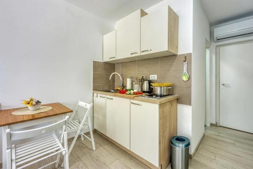 Lasta Lošinj Town Studio Apartments - Happy Rentals