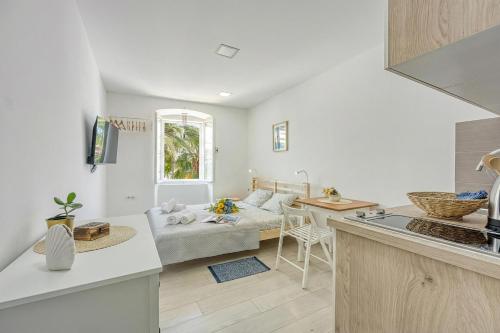 Lasta Lošinj Town Studio Apartments - Happy Rentals