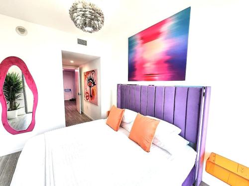 3BR Skyline Luxury with a 100 inch TV, Balcony & Prime Miami Location photo 12