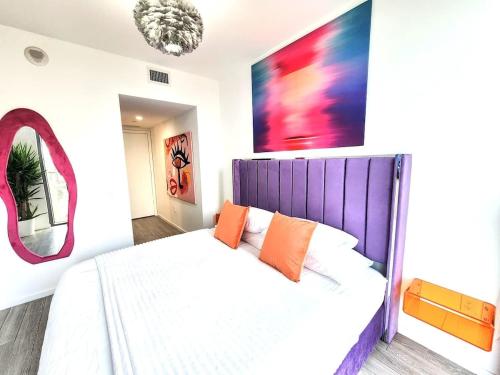 3BR Skyline Luxury with a 100 inch TV, Balcony & Prime Miami Location photo 13