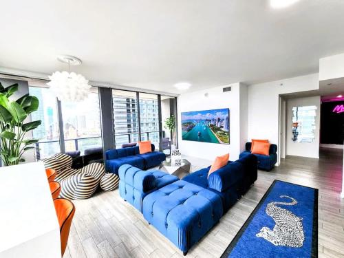 3BR Skyline Luxury with a 100 inch TV, Balcony & Prime Miami Location photo 29