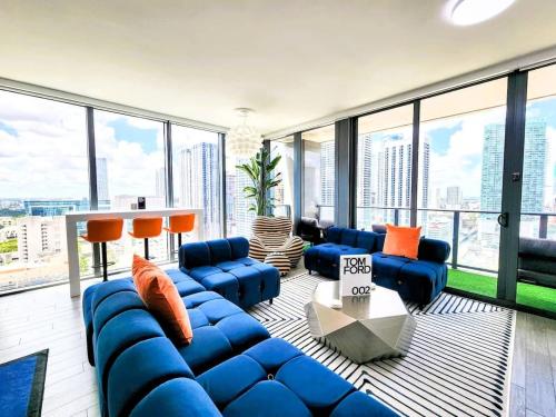 3BR Skyline Luxury with a 100 inch TV, Balcony & Prime Miami Location photo 31