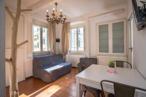 Leone Central Apartments