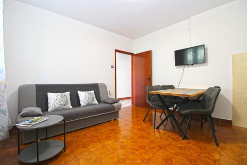 Apartments Nada 2450