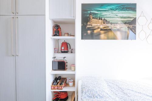 Very Central Studio Apartment for 2 in Paris