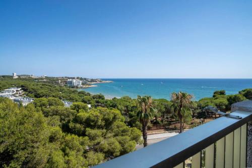 Seaview Beachfrom 2BR Apartment