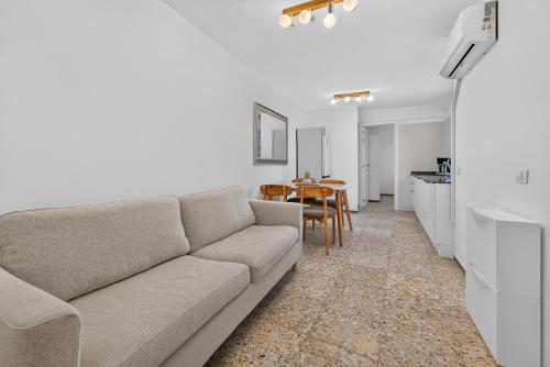 AzureBalcony NewlyRenovated 1stFloor LosCristianos