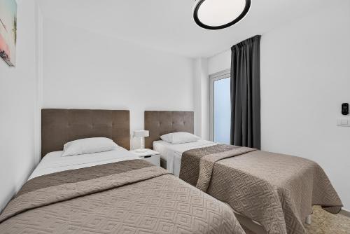AzureBalcony NewlyRenovated 1stFloor LosCristianos