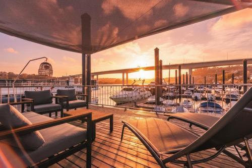 SLEEPBOAT Floating House Boat Oporto Douro