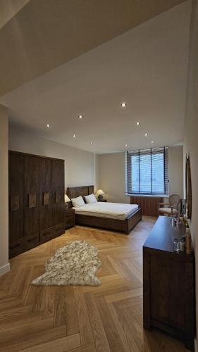 Opera District Luxury Residence with Elite Design