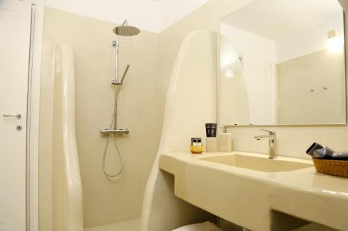 THERRA Suites & Sunset Terrace