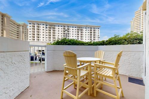 Beautiful resort condo with a shared pool hot tub tennis gym & beach access photo 3