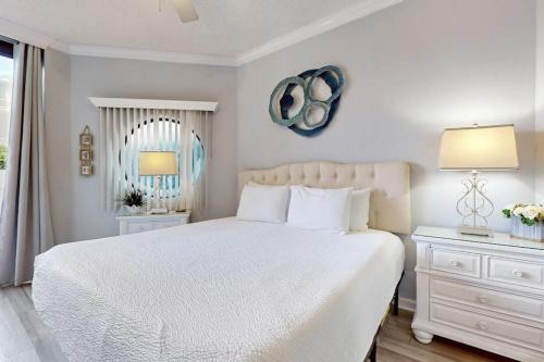 Beautiful resort condo with a shared pool hot tub tennis gym & beach access photo 14