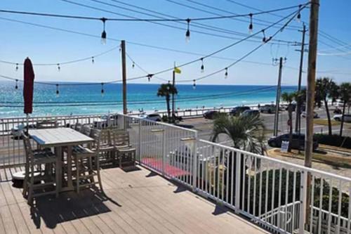 Beautiful resort condo with a shared pool hot tub tennis gym & beach access photo 28