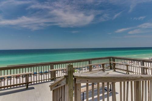 Beautiful resort condo with a shared pool hot tub tennis gym & beach access photo 46