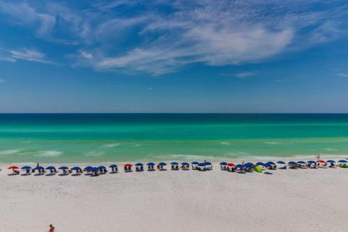 Beautiful resort condo with a shared pool hot tub tennis gym & beach access photo 47