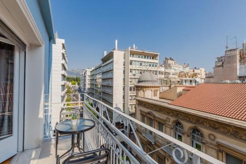 Heart of Athens 2BR Syntagma Parliament View