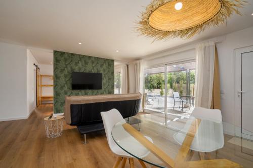 Country Retreat & Private Pool by Quinta da Alfarrobeira