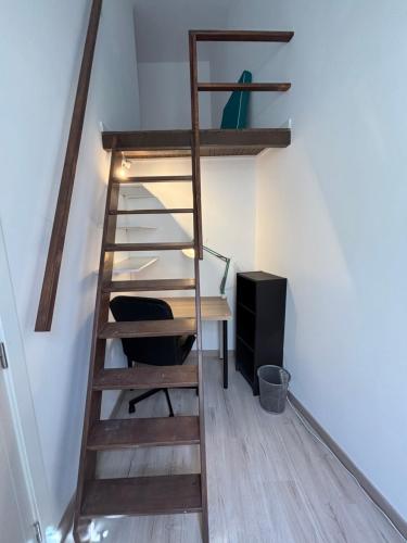 Spacious Mouraria Apartment Steps from the Castle