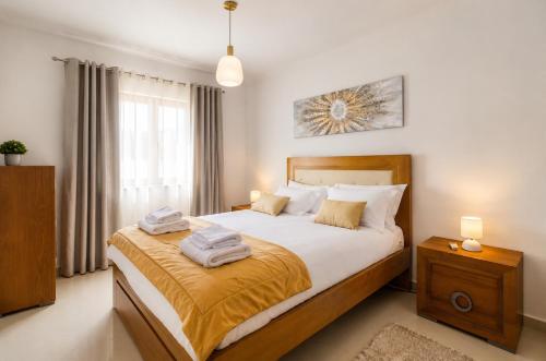 Horizon House - 3 Bedrooms - Rooftop Terrace & BBQ - AC