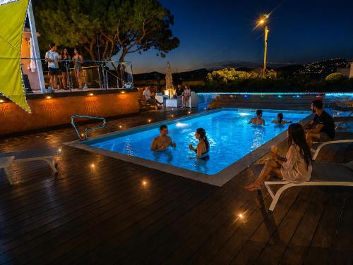 Superbe Villa 5 étoiles Presqu'Île de Giens la Madrague Rita la Villa d'Or vue mer piscine