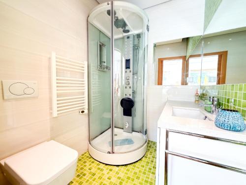 Garden Hill Haven Old Town Albufeira Retreat with Sea Views & Free Parking