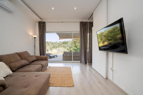 Peaceful Country House & Private Pool by Quinta da Alfarrobeira
