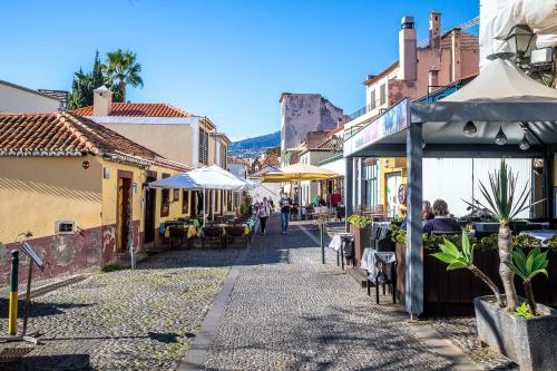 Sun Flower Apartment by Holiday Rental Madeira