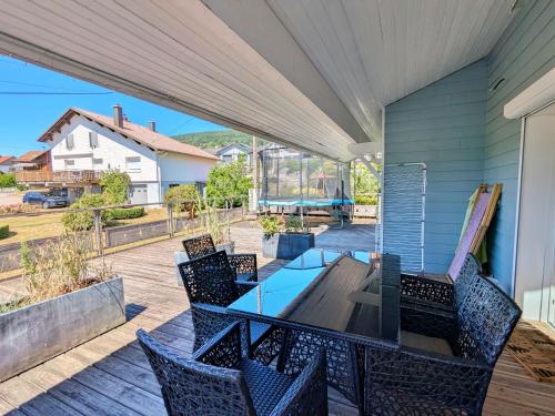 Maison lumineuse avec sauna, terrasse sud, proche Gérardmer, animaux acceptés