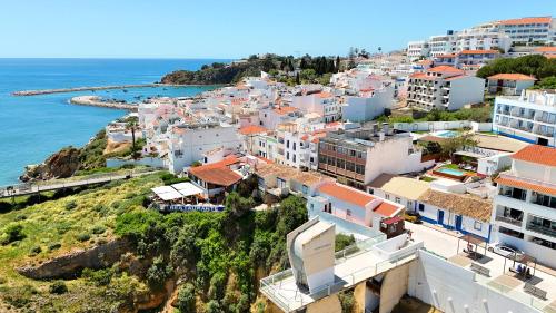 Garden Hill Haven Old Town Albufeira Retreat with Sea Views & Free Parking