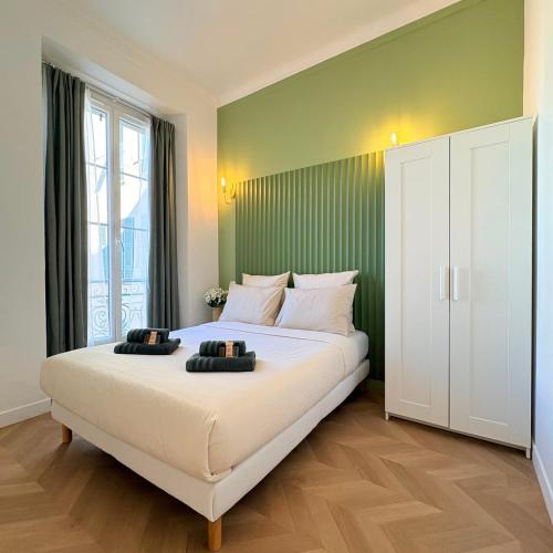 Seabnb - Elegantia Collection - AC - Central Luxury - Walk Everywhere