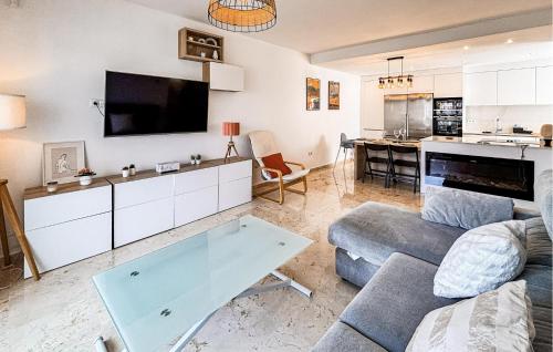 Gorgeous Home In Benalmádena