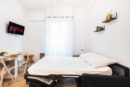 - - Superbe Studio avec Balcon - Nice Centre - -