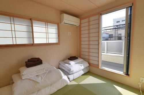 BRD2143 Walk to Shin-Okubo, House Near Shinjuku