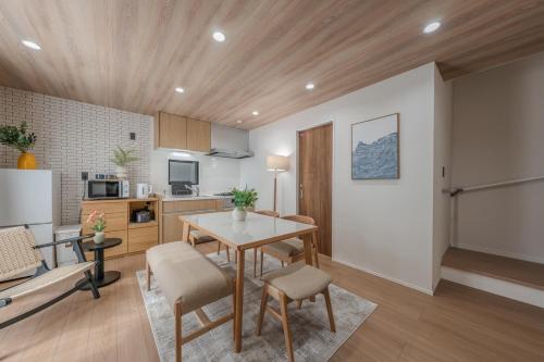 Nikyo Sora 4 minutes from Hanazonocho Station 7 minutes from Tengachaya Station Direct access from Kansai Airport