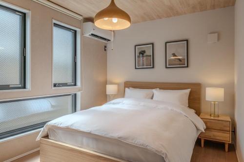 Nikyo Sora 4 minutes from Hanazonocho Station 7 minutes from Tengachaya Station Direct access from Kansai Airport