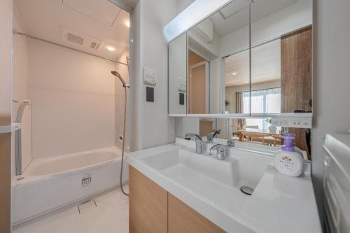 Nikyo Mizu 4 minutes from Hanazonocho Station 7 minutes from Tengachaya Station Direct access from Kansai Airport