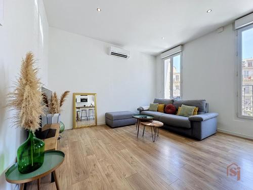 2BR - Free Private Parking - AC - Notre-Dame