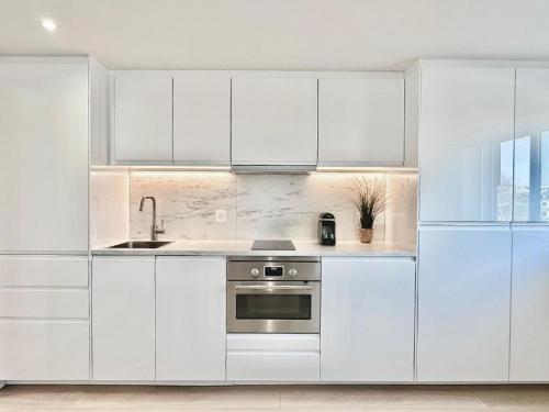 Chic Paris Nest