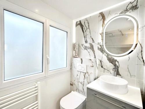 Chic Paris Nest