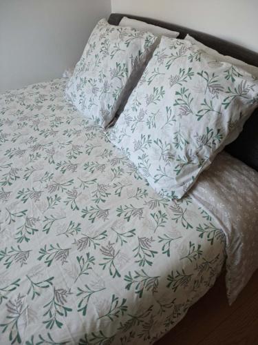 Chic Paris Nest