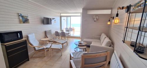 AS22244- P4 Vue Mer, sur la plage à 2 pas du Centre Ville avec parking privé