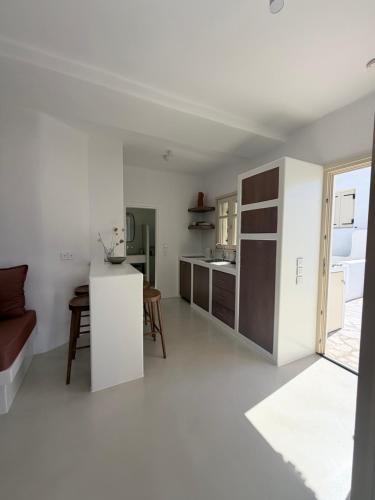 Nicolia Stays Sea View, Jacuzzi, Walk to Centre