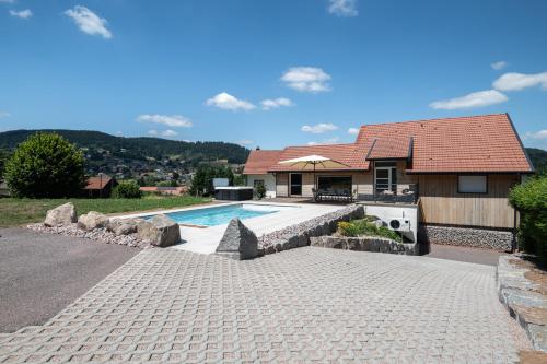 La Flânerie, spacieux loft au calme avec jacuzzi