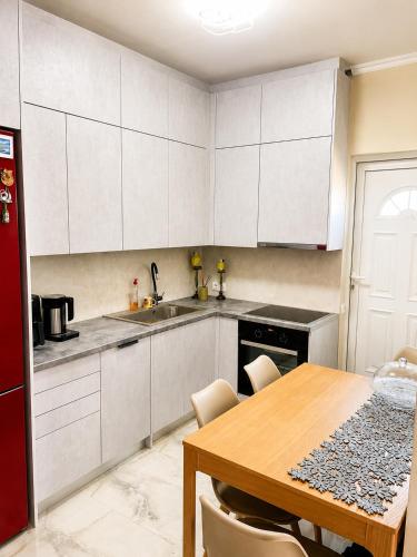 Moschato Metro Apartment